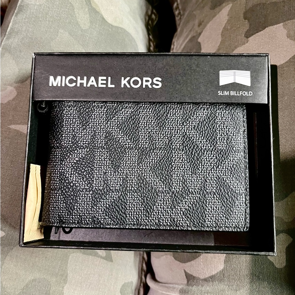 Michael Kors Monogram Black Billfold Wallet